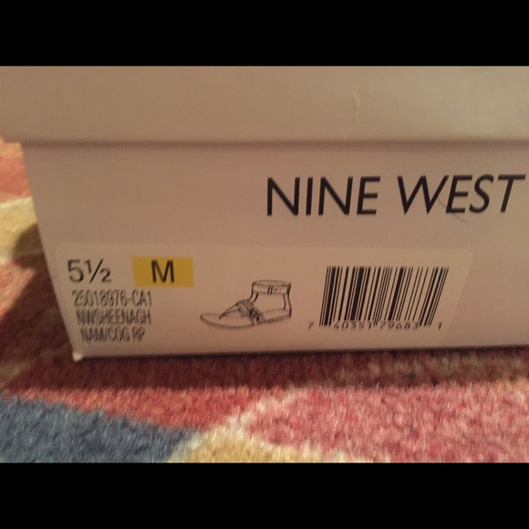 **SOLD**Nine West Sandals Serpent Pattern - Picture 8 of 8